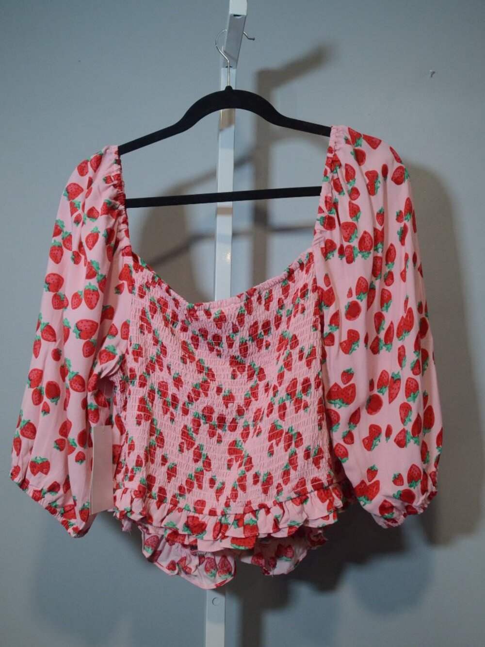 NWT Luv Betsey by Betsey Johnson 2-piece XL Strawberry Pattern Skirt & Blouse - Picture 4 of 6